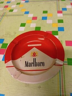 Prodám plechový popelník Marllboro