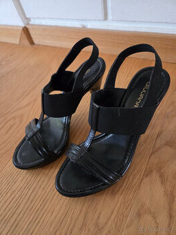 Letní (společenské) páskové botky na podpatku