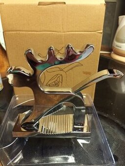 Louskáček ve tvaru soba