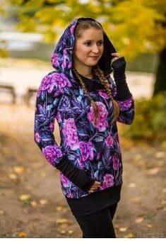 Nosíci mikina 5v1 grayse pivoňky