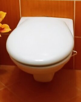 Závěsný záchod Jika