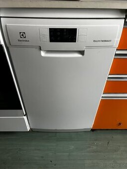 Vestavná myčka Electrolux – 45 cm, plně funkční