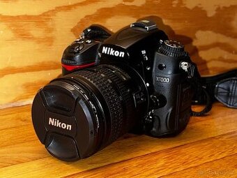 Nikon D7000 + Nikon 18-70 DX ED f/3,5-4,5
