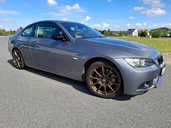 BMW e92 330ix manuál