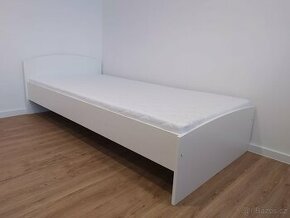Jednolůžková postel bílé provedení 90x200cm