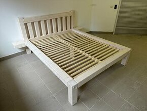 Masivní postel z trámů 160 x 200 Cm