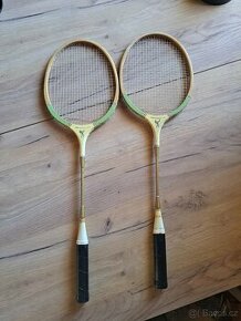 Staré badmintonové pálka Gracia