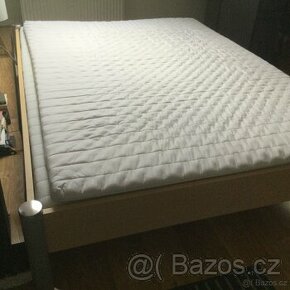 Italska postel 140x200cm, vcetne rostu a matrace