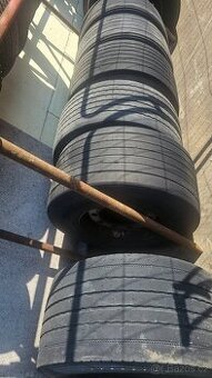 Pneu s diskem 435/50 R19.5