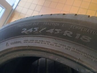 Sada letní pneu Michelin 245/45/18
