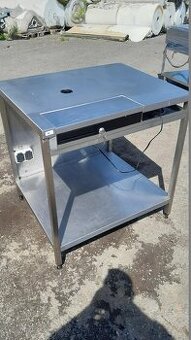 Nerezový atypický stůl s elektronickou zásuvkou-pokladnou