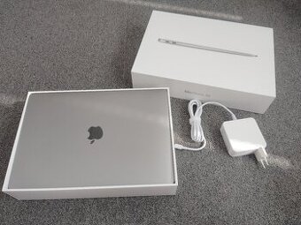 MacBook Air Apple M1 chip / 16GB RAM / 256GB SolidStateDisk