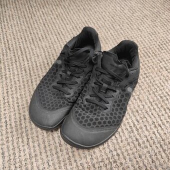 Vivobarefoot Stealth vel. 42