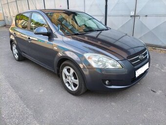 Prodám Kia Ceed 1.6 benzín,AUTOMAT