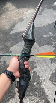 Prodám reflexní luk MANDARIN DUCK Black Hunter 30lbs - 1
