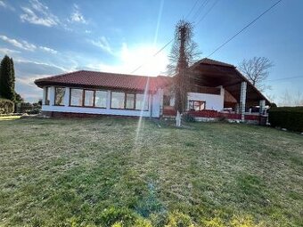 Prodej rodinného domu s dvojgaráží a zahradou, Frýdek-Místek - 1