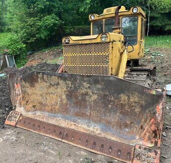 Prodám buldozer Stalinec T130