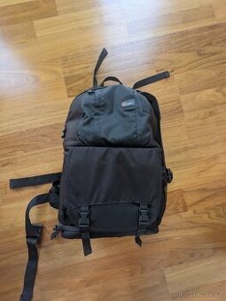 Kvalitní a nepoužitý foto batoh Lowepro Fastpack 350