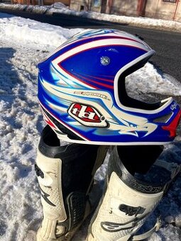 Troy lee desing přilba
