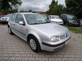 Volkswagen Golf 1,6 SR AUTOMAT,TAŽNÉ ZAŘ-Hned odjíždíte