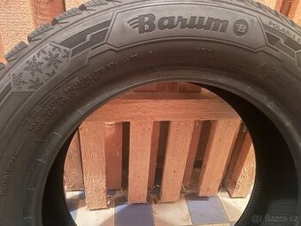 Zimné pneumatiky 185/60 R14; plechové disky 6Jx14 ET 43