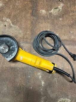 Úhlová bruska Dewalt 125mm