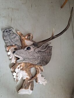 Dřevěná vyřezávaná dekorace pro myslivce