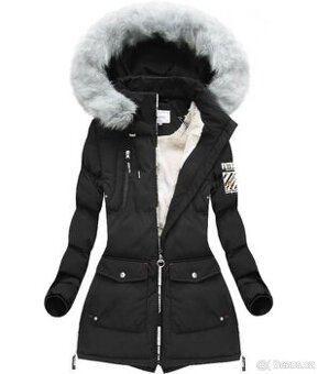 Krásná delší zimní bunda na hory