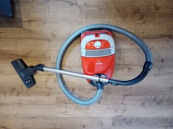 ⭐ Prodám vysavač Miele S5 Power – plně funkční ⭐