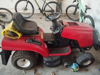 Zahradní traktůrek