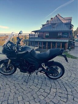 Triumph Tiger 1050 - koupím kufry / plotnu / příslušenství