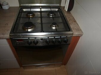 Plynový sporák - el.trouba horkovzdušná