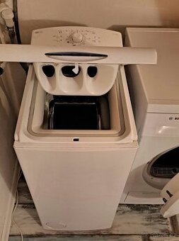 Pračka s horním plněním na 6kg Whirlpool