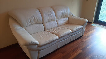 Kožená rozkládací sedačka