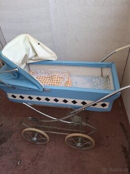 Retro kočárek pro panenky