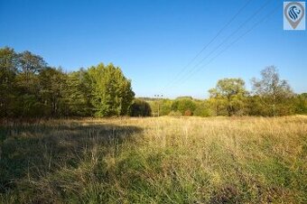 Stavební pozemek na okraji obce Příbram u Verneřic – ideální