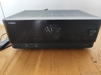 Yamaha RX V6A