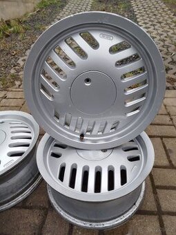 4x100 r15