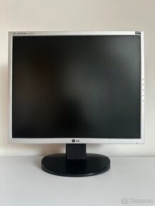 Monitor LG s úhlopříčkou 19" (LG LCD L1953TR-SF)