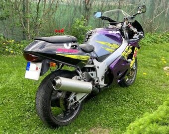 GSX-R 750 SRAD - 1