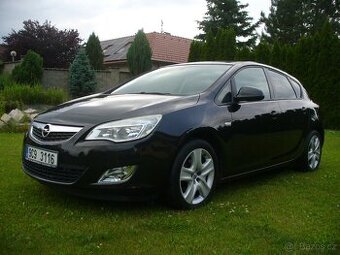Opel Astra 1.4i Turbo, 10/2011, 158 000 km