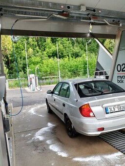 Hyundai acent 13 GLS 2005