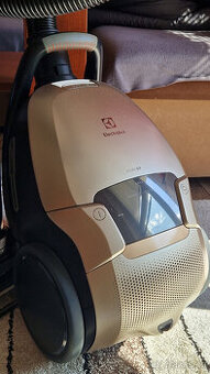 ELEKTROLUX PURE D9.