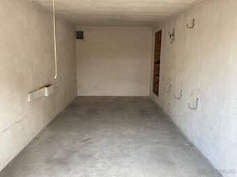 Pronájem řadové garáže Praha 5, Radotín, 17 m2