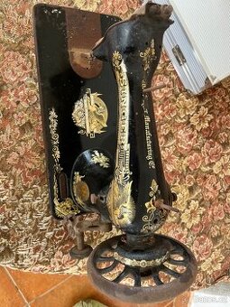 Starý šicí stroj Singer Model 27 (rok 1906) originální stůl