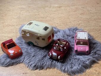Postavičky + autíčka Sylvanian Families