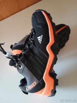 NOVÉ adidas Terrex vel. 27
