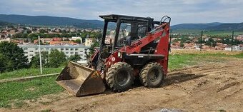 Smykom riadený nakladač Unc 060