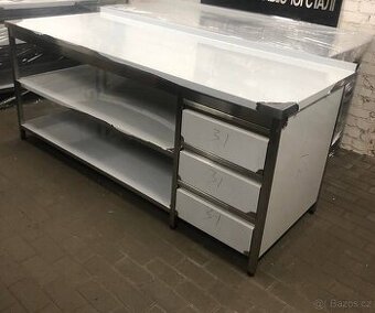 Nerezový pracovní stůl s blokem tří zásuvek a polic - 1