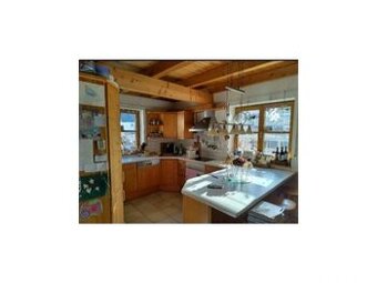 Krásná smrková kuchyně s vestavěnými spotřebiči,5561